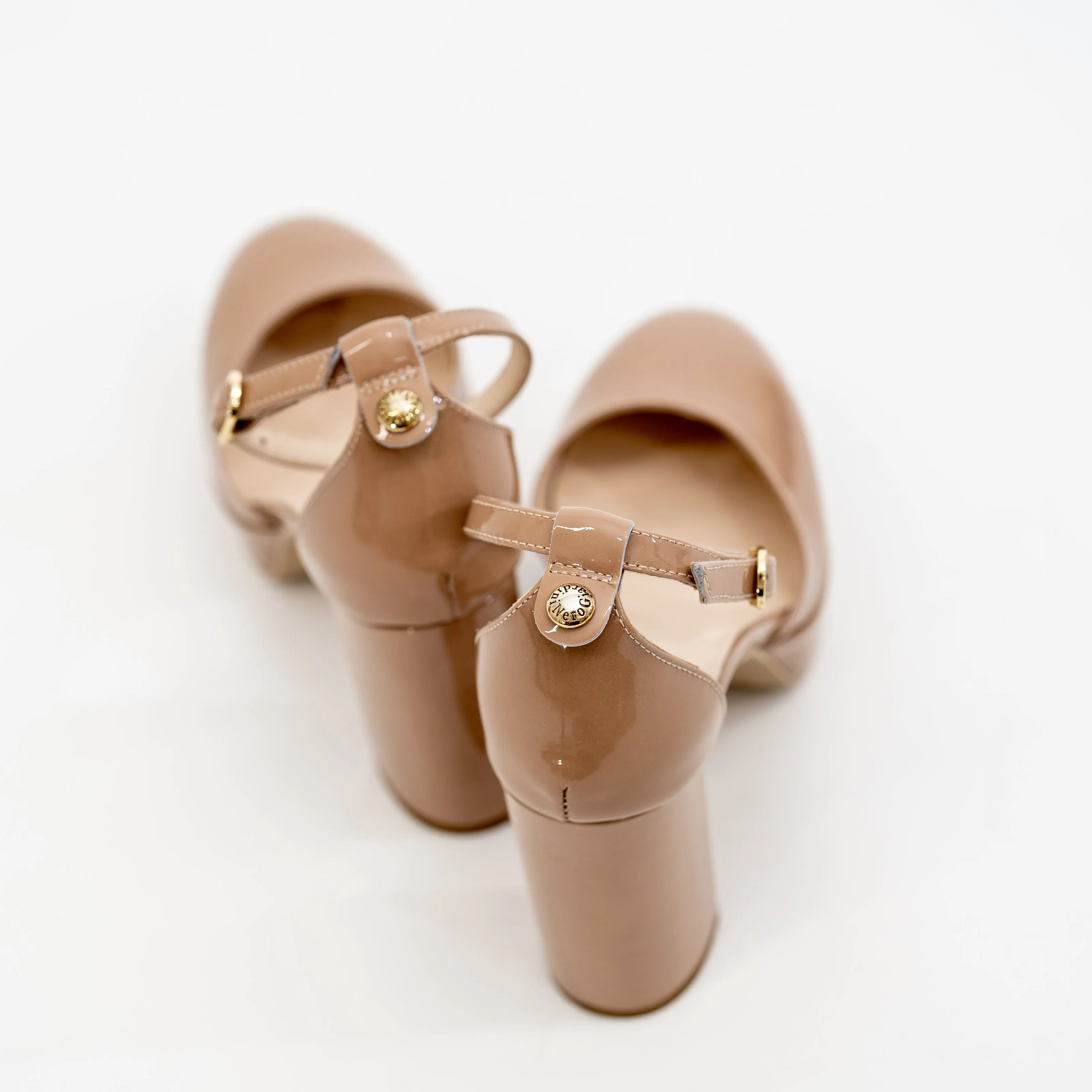 NeroGiardini Nude Strappy Sandals