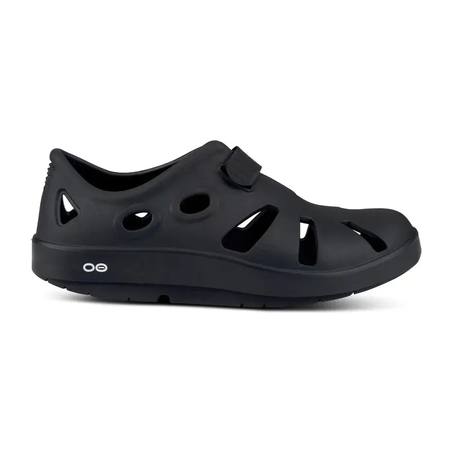 OOFOS OOcandoo Sandal in Black