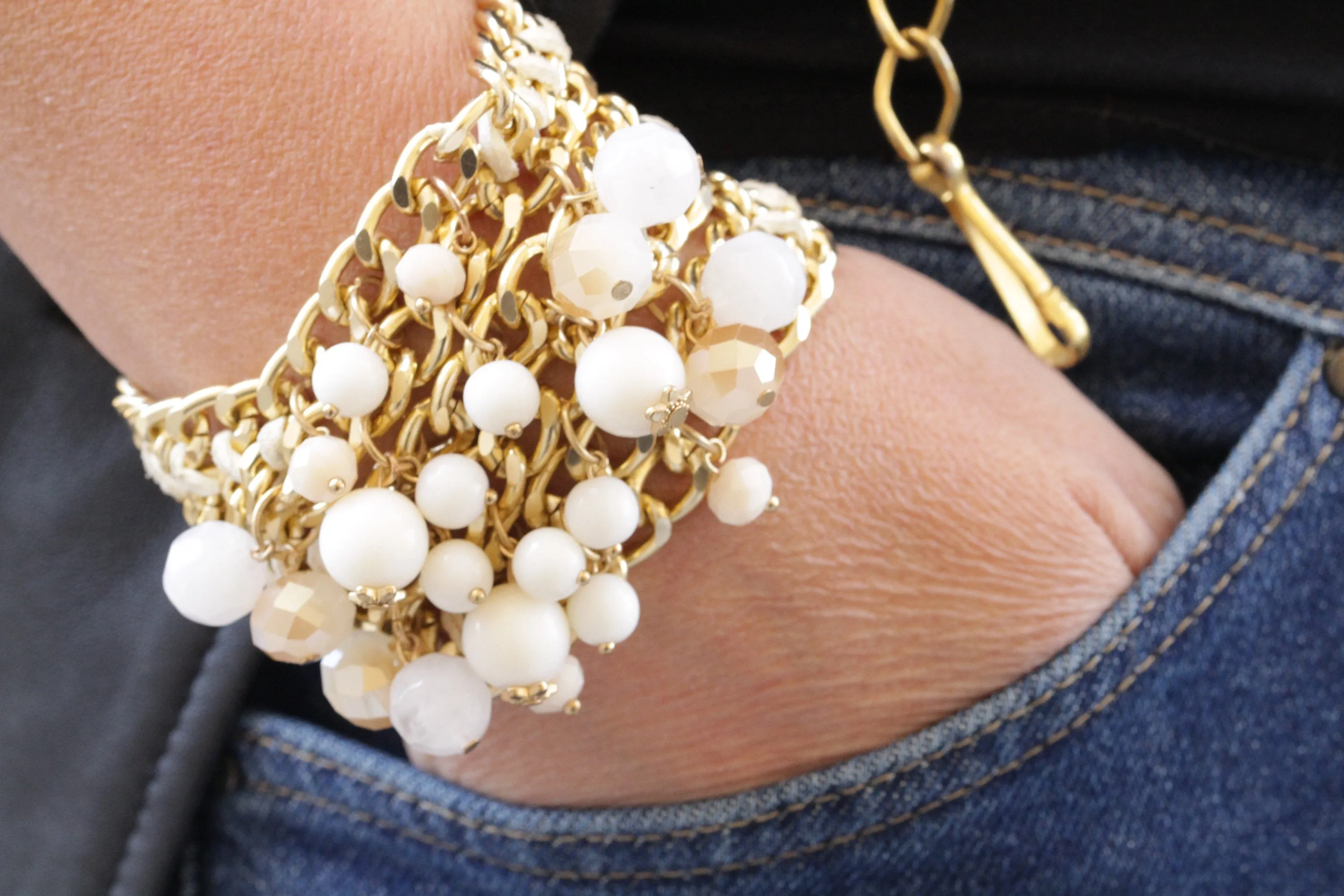 WHITE BEADS BRACELET Set