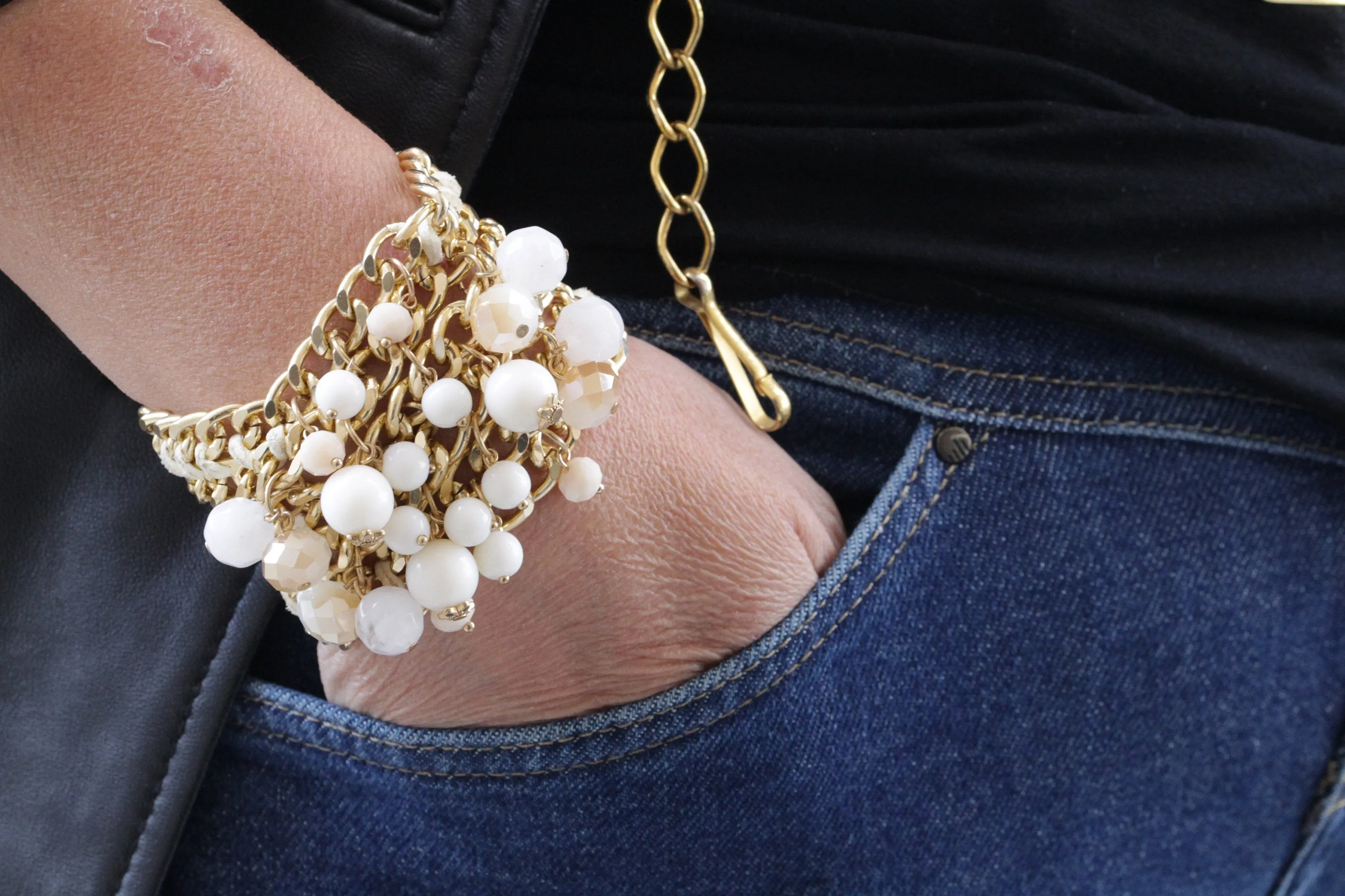 WHITE BEADS BRACELET Set