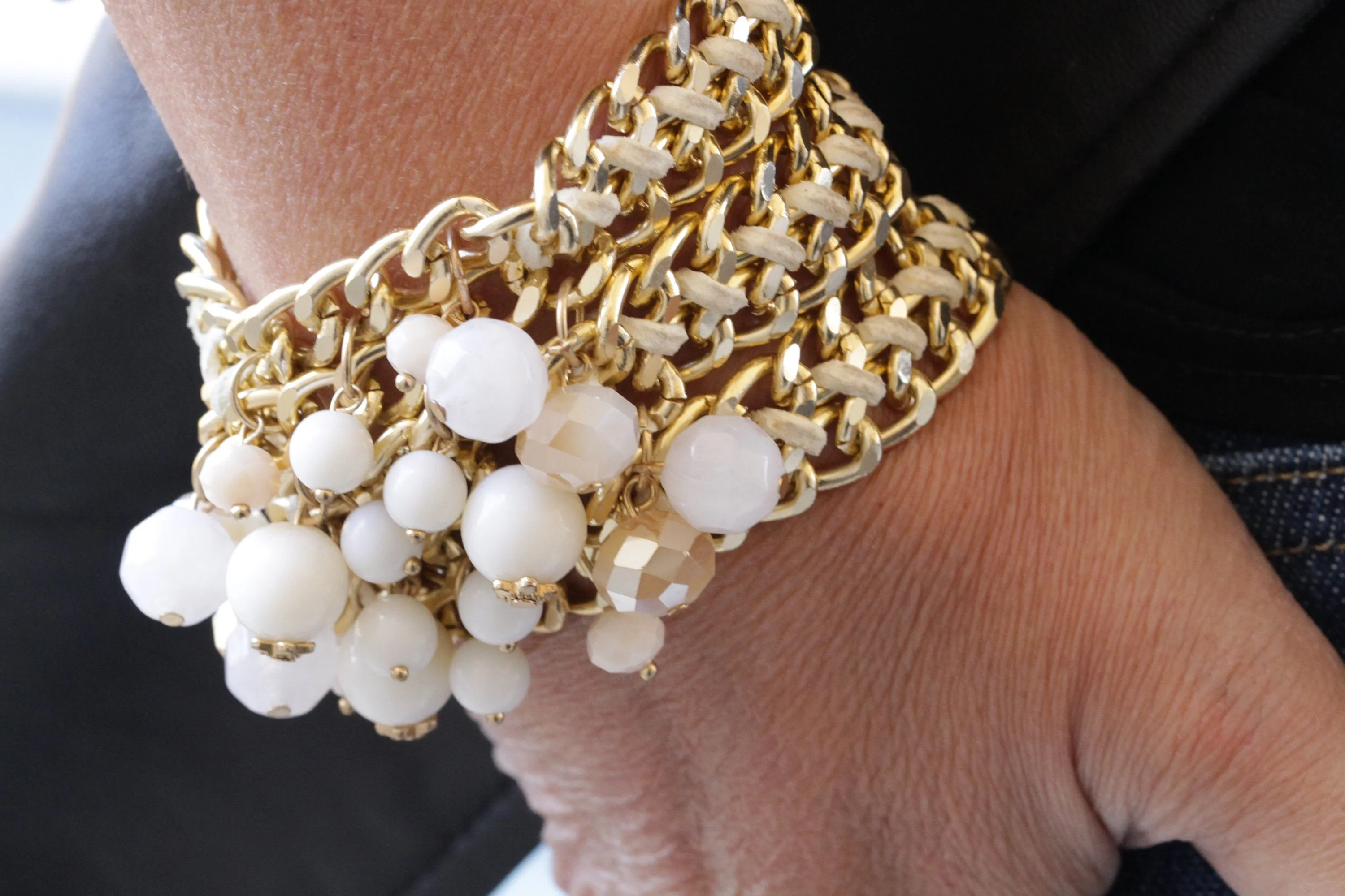 WHITE BEADS BRACELET Set